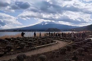 逆天手感！基根-穆雷12记三分里有11个是连着进的